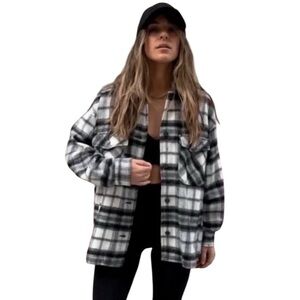 Zara Black & White Tweed Plaid Oversized Shirt Jacket / Shacket - women’s medium